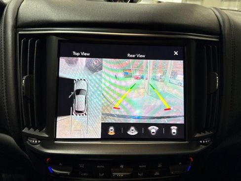 Used 2021 Maserati Levante GranLusso image 63