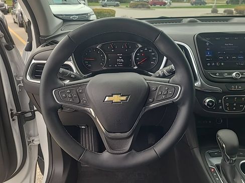 Used 2024 Chevrolet Equinox LT AWD/4WD image 15