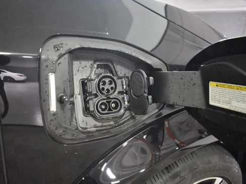 Used 2023 Nissan Ariya AWD/4WD image 41