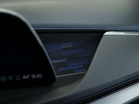 Certified 2024 Cadillac XT4 Sport image 17