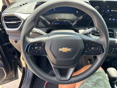 Used 2024 Chevrolet TrailBlazer LS w/ LS Convenience Package AWD/4WD image 21