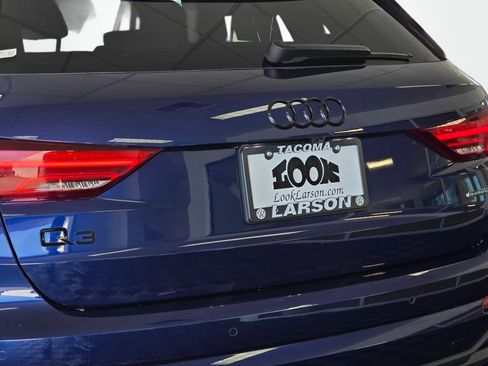 Used 2023 Audi Q3 2.0T Premium Plus w/ Premium Plus Package AWD/4WD image 13