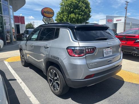 Used 2023 Jeep Compass Limited AWD/4WD image 2