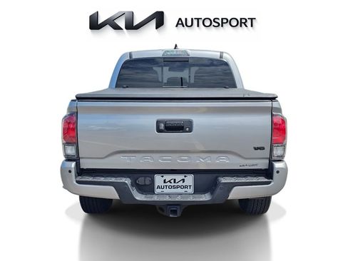 Used 2020 Toyota Tacoma TRD Sport w/ Technology Package RWD image 11