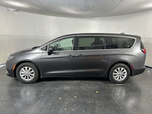 Used 2018 Chrysler Pacifica LX w/ Tire & Wheel Group image 7