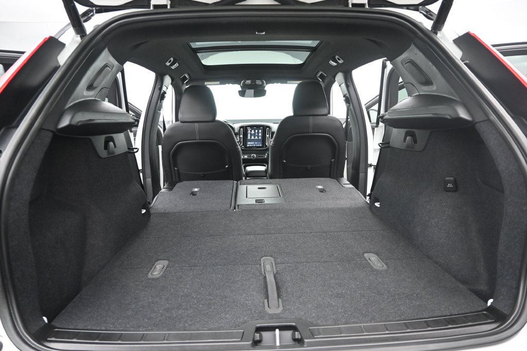 Used 2023 Volvo XC40 Recharge Ultimate AWD/4WD image 17