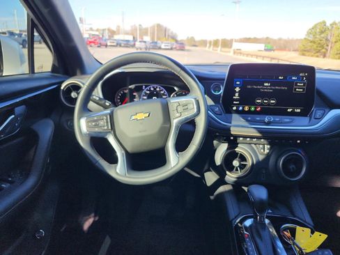 Certified 2023 Chevrolet Blazer Premier image 12