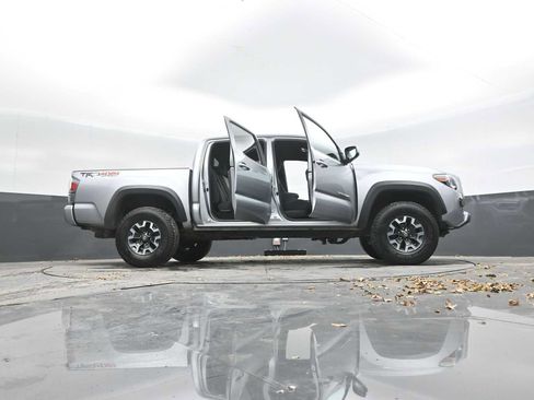 Used 2023 Toyota Tacoma TRD Off-Road image 45