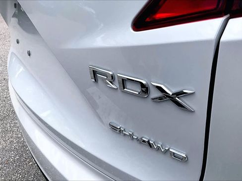 Used 2025 Acura RDX SH-AWD image 10