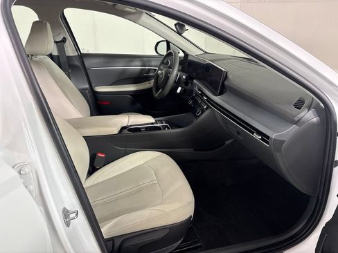 Used 2025 Hyundai Sonata SEL FWD image 18