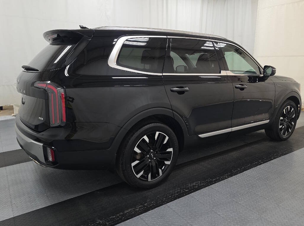 Used 2023 Kia Telluride SX Prestige X-Line AWD/4WD image 3
