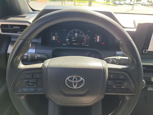 Certified 2024 Toyota Tacoma SR5 AWD/4WD image 27