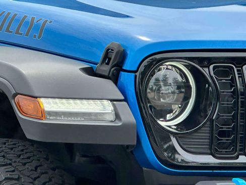 Used 2024 Jeep Wrangler Unlimited AWD/4WD image 9
