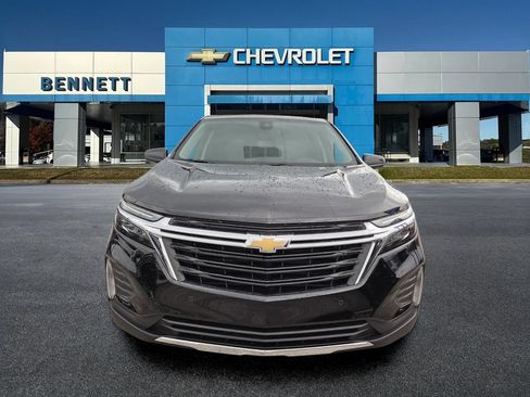 Used 2024 Chevrolet Equinox LT FWD image 2