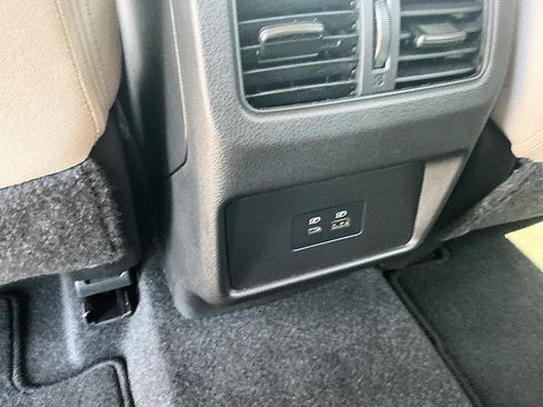 Certified 2023 Nissan Rogue SV FWD image 24