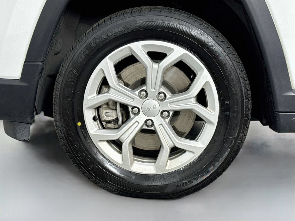 Used 2024 Jeep Compass Latitude AWD/4WD image 11
