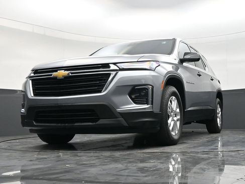 Used 2023 Chevrolet Traverse LS image 27