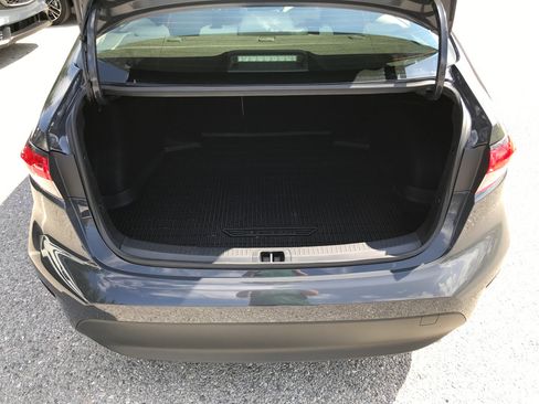 Used 2025 Toyota Corolla LE image 22