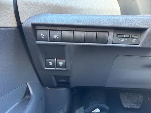 Used 2024 Toyota Sienna XLE image 18