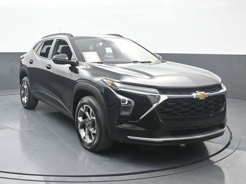 Used 2024 Chevrolet Trax LT image 9