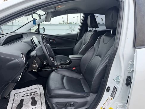 Used 2021 Toyota Prius Prime XLE FWD image 5