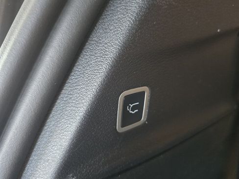 Used 2022 Chrysler Pacifica Pinnacle FWD image 44