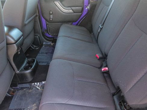 Used 2018 Jeep Wrangler Unlimited Sport AWD/4WD image 18
