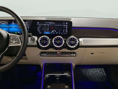 Used 2023 Mercedes-Benz EQB 300 4MATIC w/ Exclusive Package image 15