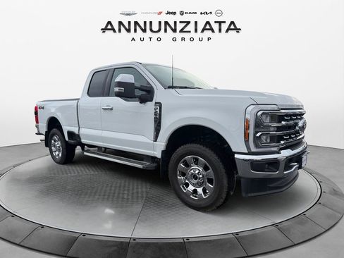 Used 2023 Ford F250 Lariat w/ Chrome Package image 7