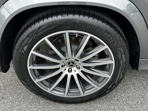 Certified 2025 Mercedes-Benz GLS 450 4MATIC image 21