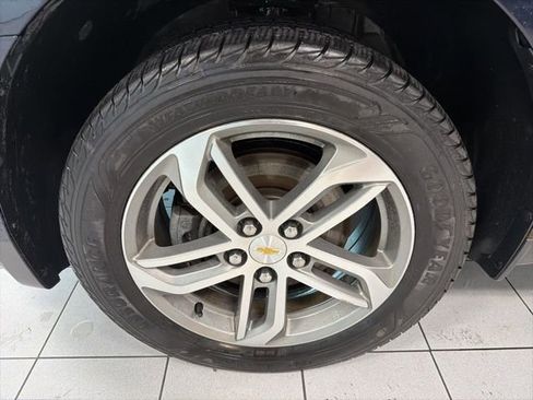 Used 2016 Chevrolet Equinox LTZ w/ Enhanced Convenience Package image 12