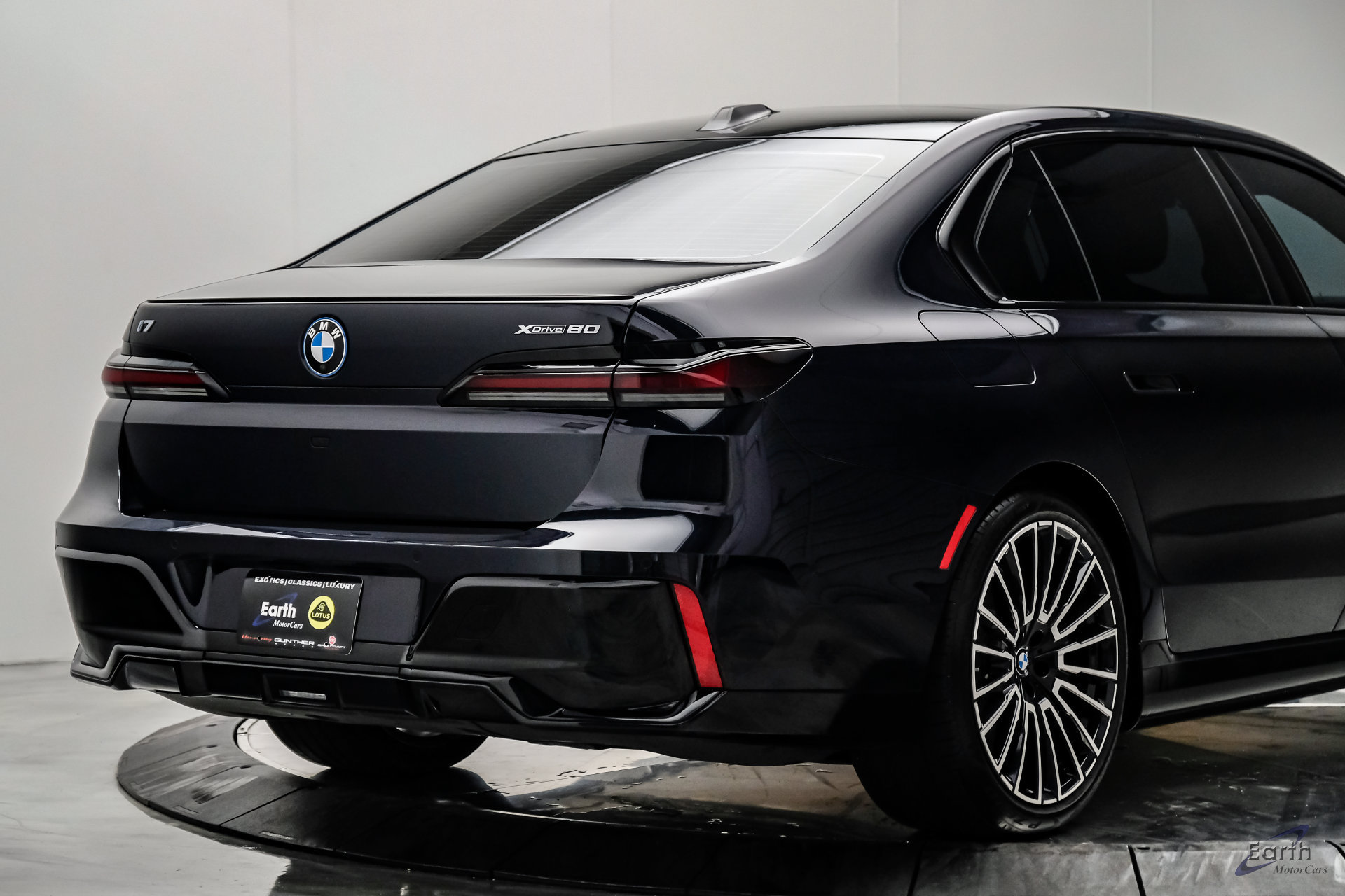 Used 2025 BMW i7 xDrive60 AWD/4WD image 19