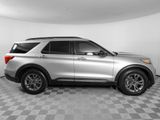 Used 2022 Ford Explorer XLT w/ Equipment Group 202A image 4