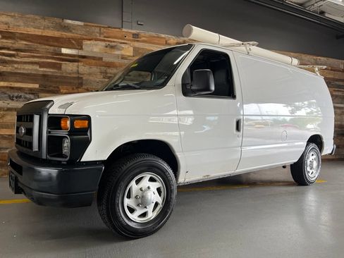 Used 2012 Ford E-250 and Econoline 250 w/ Commercial Cargo Van Pkg RWD image 12