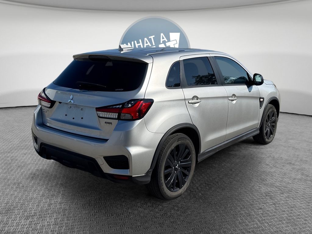 Used 2023 Mitsubishi Outlander Sport AWD image 3