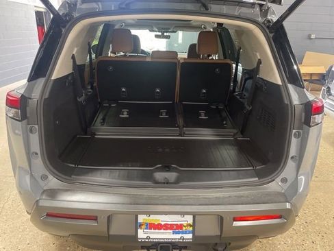 New 2026 Nissan Pathfinder Platinum w/ Cargo Package AWD/4WD image 27