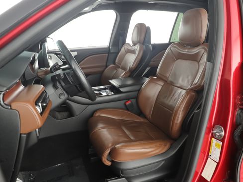 Used 2020 Lincoln Aviator Reserve w/ Equipment Group 201A image 11