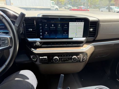 Used 2025 Chevrolet Silverado 1500 LT AWD/4WD image 9