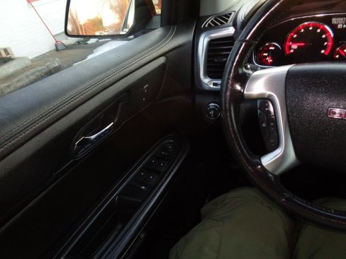 Used 2016 GMC Acadia SLT image 27