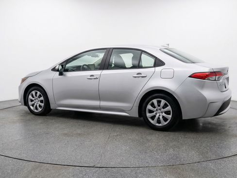 Used 2025 Toyota Corolla LE FWD image 6