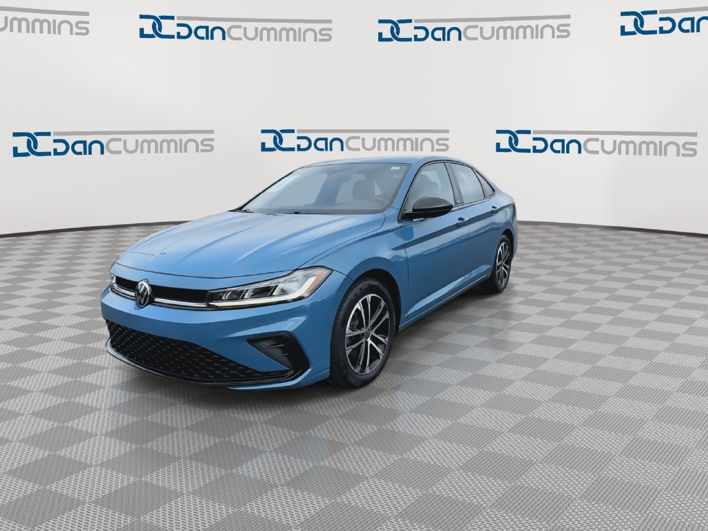 Used 2025 Volkswagen Jetta Sport FWD image 4