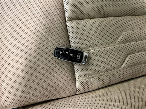 Used 2021 Audi A8 L 3.0T AWD/4WD image 28