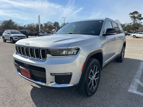 Certified 2024 Jeep Grand Cherokee L Limited w/ Luxury Tech Group II image 3