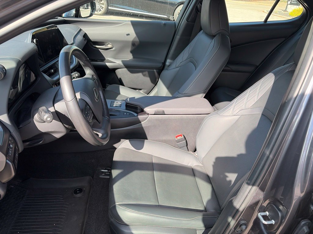 Used 2024 Lexus UX 250h F Sport AWD/4WD image 4