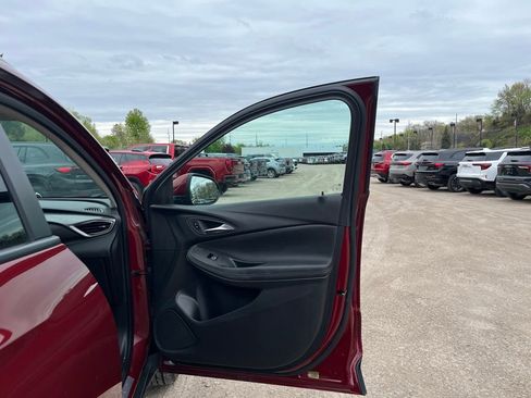 Used 2023 Buick Encore GX Select w/ Safety Package II AWD/4WD image 33