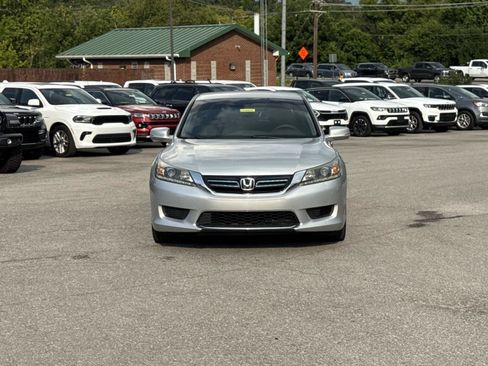 Used 2015 Honda Accord Hybrid Sedan image 2