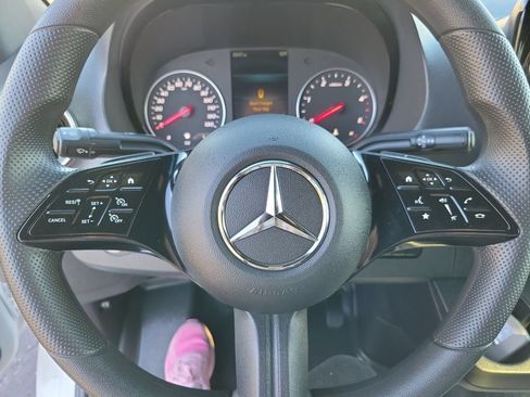 Used 2025 Mercedes-Benz Sprinter 2500 image 38