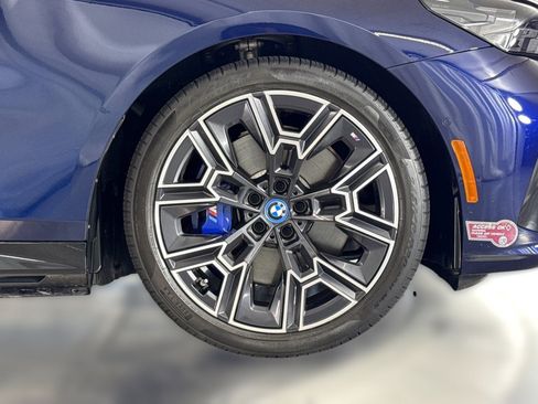 Used 2024 BMW i5 eDrive40i w/ M Sport Package RWD image 13
