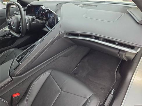 Used 2021 Chevrolet Corvette Stingray Coupe w/ 1LT RWD image 19
