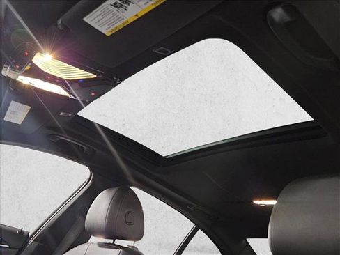 Used 2021 BMW 530i xDrive w/ M Sport Package image 16